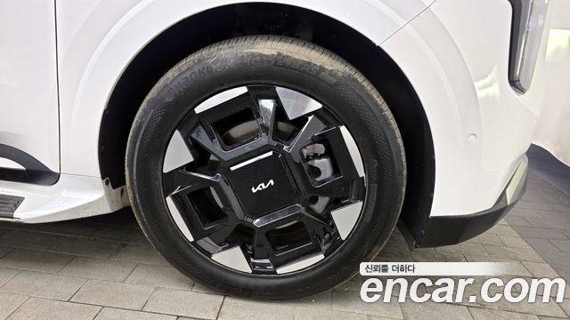 Kia Carnival 2024 thumb 5