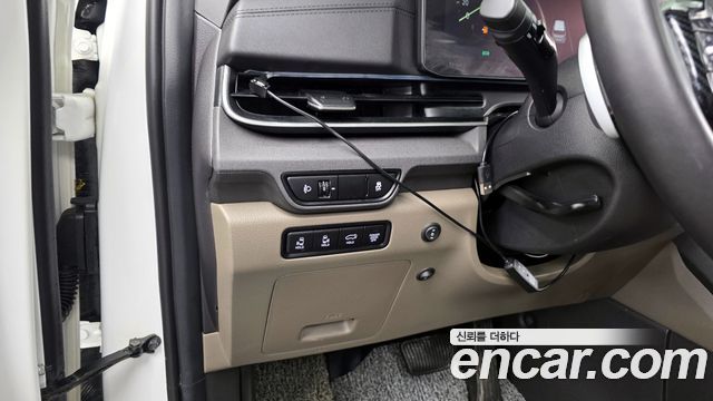 Kia Carnival 2024 thumb 11