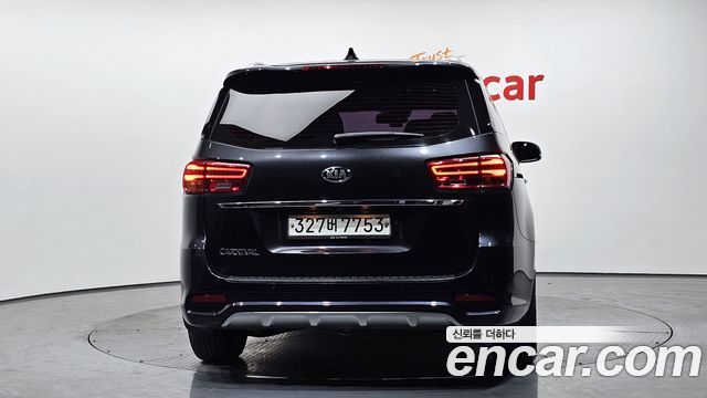 Kia Carnival 2020 thumb 4