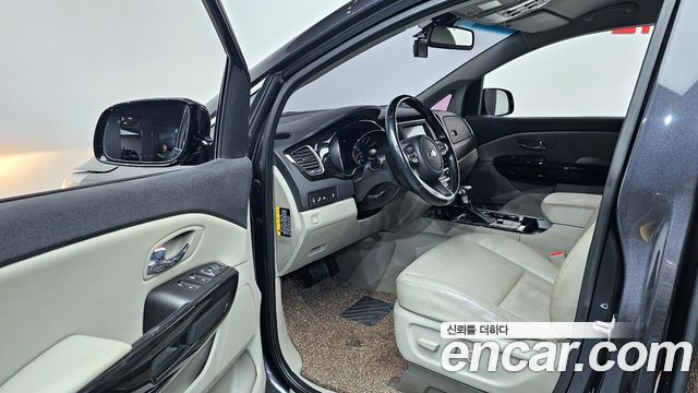 Kia Carnival 2020 thumb 11