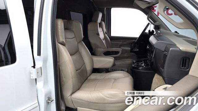 GMC Savana 2020 thumb 10