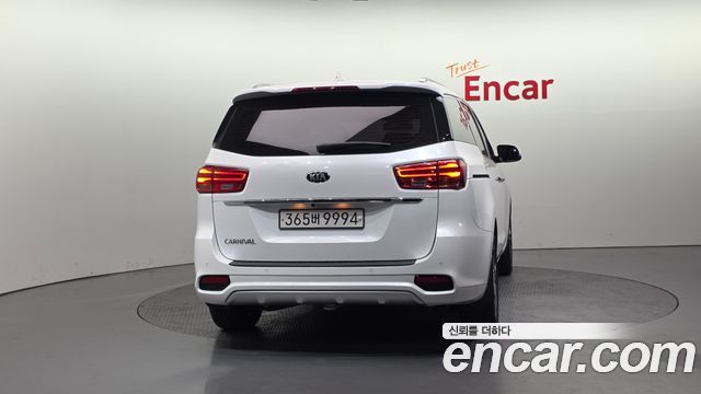 Kia Carnival 2019 thumb 5