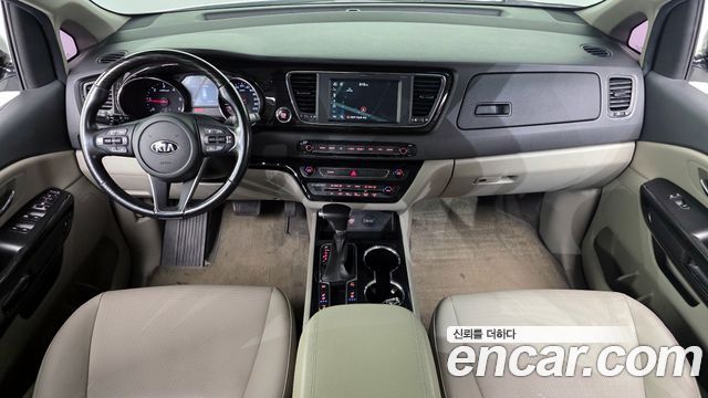 Kia Carnival 2019 thumb 8