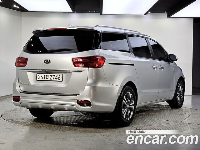 Kia Carnival 2019 thumb 4