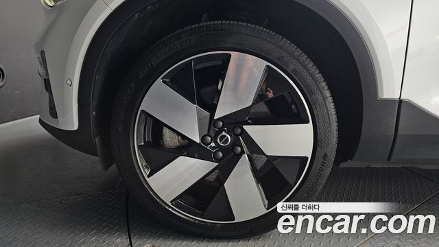 Volvo C40 2022 thumb 6