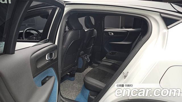 Volvo C40 2022 thumb 11