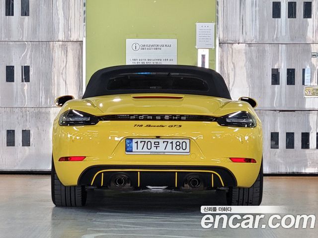 Porsche Cayman 2022 thumb 5