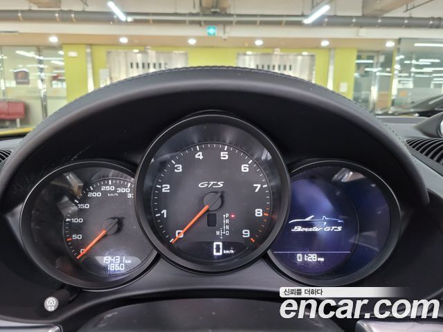 Porsche Cayman 2022 thumb 9