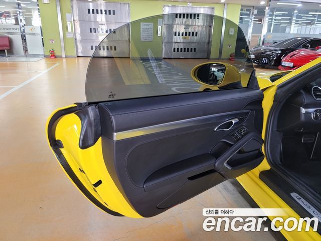 Porsche Cayman 2022 thumb 10