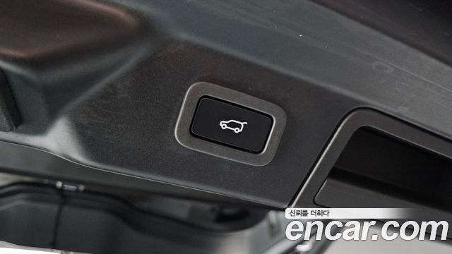 Land Rover Range Rover Velar 2019 thumb 12