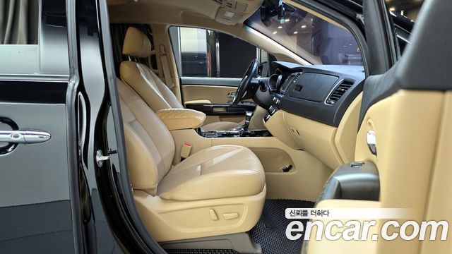Kia Carnival 2019 thumb 10