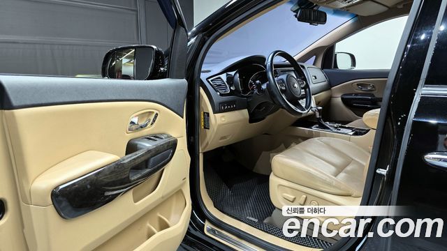 Kia Carnival 2019 thumb 12