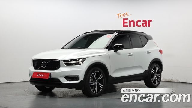 Volvo XC40 2019 thumb 2