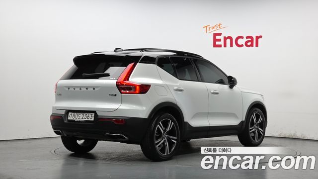 Volvo XC40 2019 thumb 3