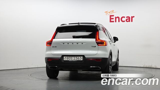 Volvo XC40 2019 thumb 5