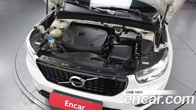 Volvo XC40 2019 thumb 6