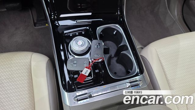 Kia Carnival 2021 thumb 10