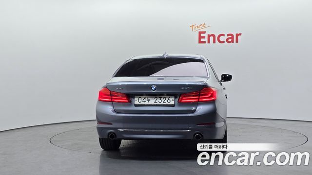 BMW 5 серии 2019 thumb 4