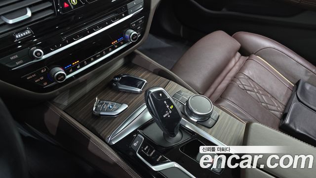 BMW 5 серии 2019 thumb 9