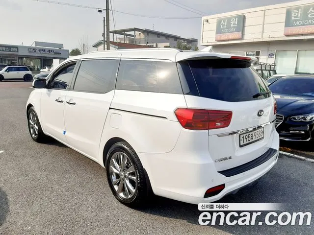 Kia Carnival 2019 thumb 12