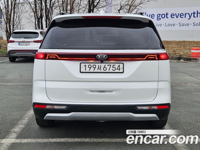 Kia Carnival 2022 thumb 4