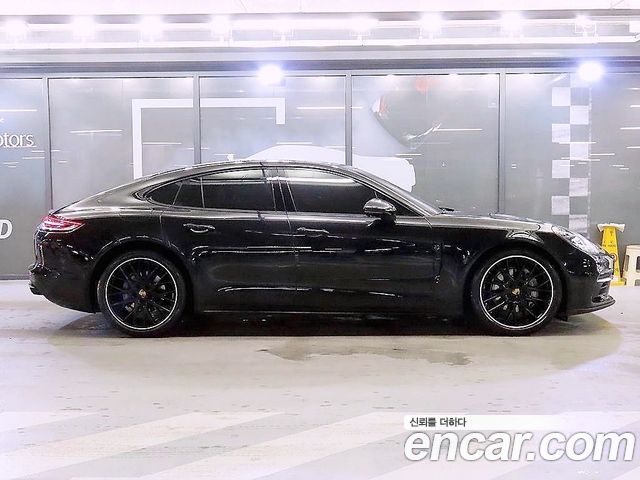 Porsche Panamera 2019 thumb 4