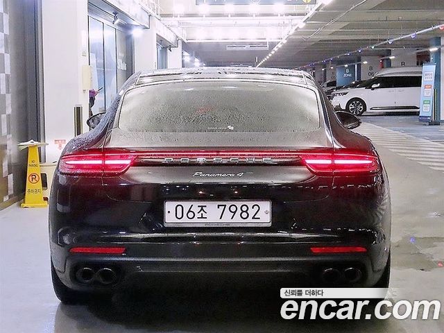 Porsche Panamera 2019 thumb 6