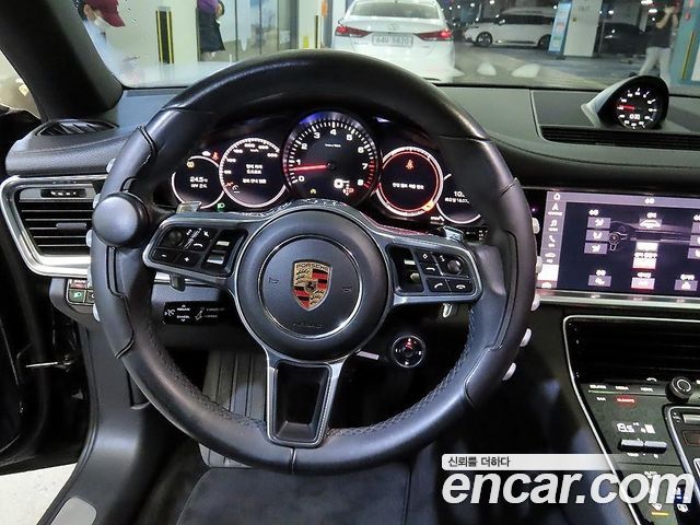 Porsche Panamera 2019 thumb 9