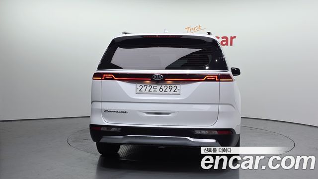 Kia Carnival 2021 thumb 5