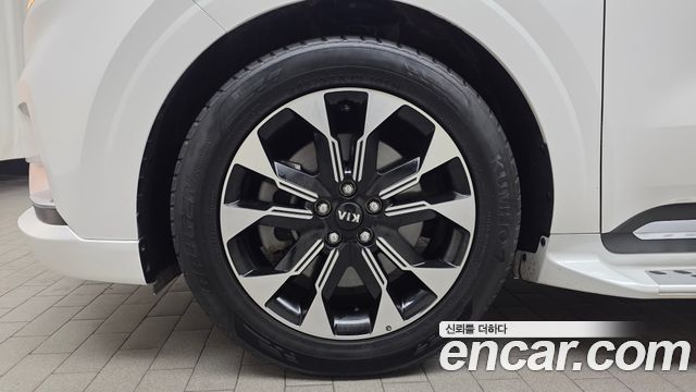 Kia Carnival 2021 thumb 6