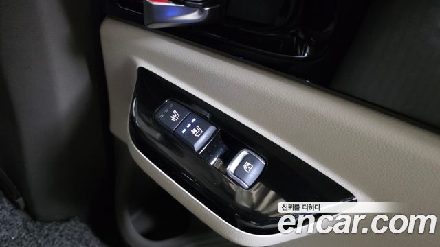 Kia Carnival 2021 thumb 11