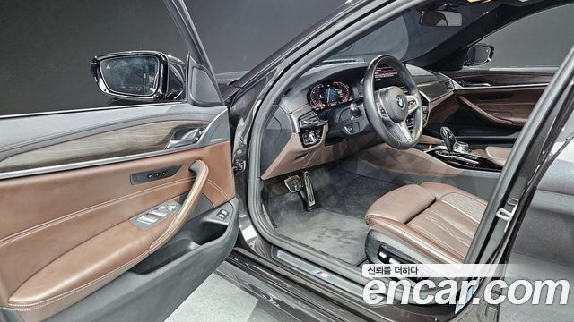 BMW 5 серии 2020 thumb 11