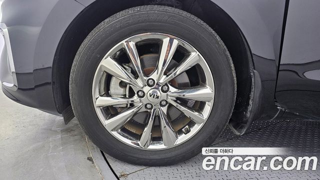 Kia Carnival 2019 thumb 6