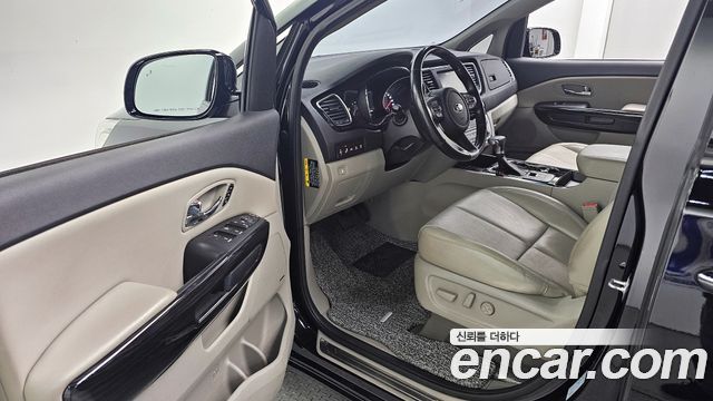 Kia Carnival 2019 thumb 10