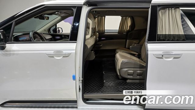Kia Carnival 2021 thumb 10