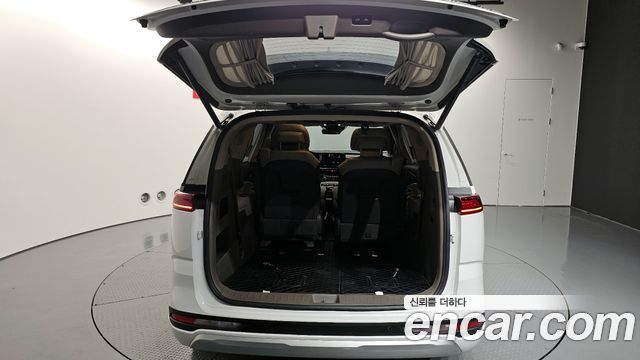 Kia Carnival 2021 thumb 11