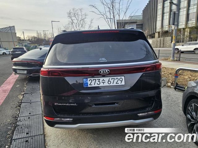 Kia Carnival 2021 thumb 3
