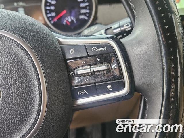 Kia Carnival 2021 thumb 4