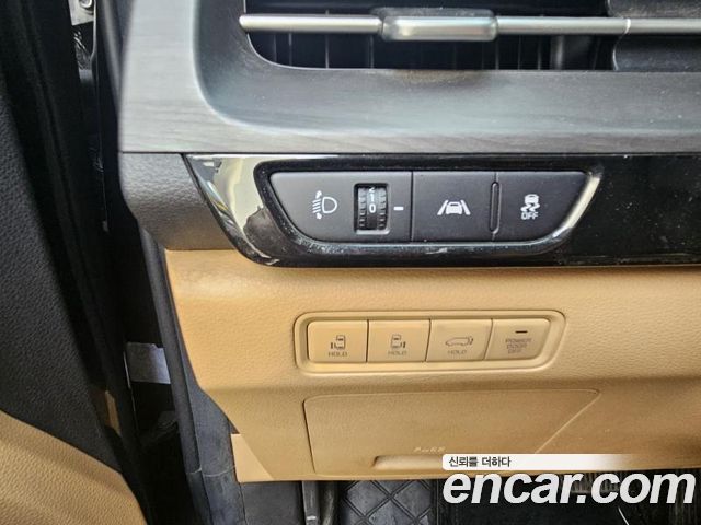 Kia Carnival 2021 thumb 8