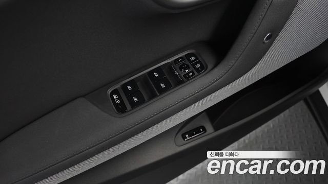 Polestar 2 2023 thumb 11