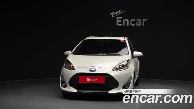 Toyota Prius C 2019 thumb 11