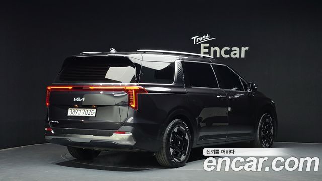 Kia Carnival 2024 thumb 3