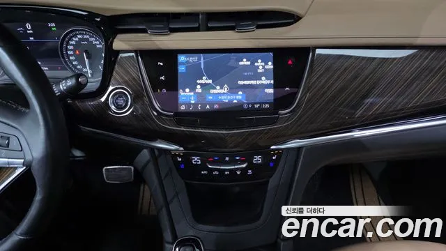 Cadillac XT6 2023 thumb 3