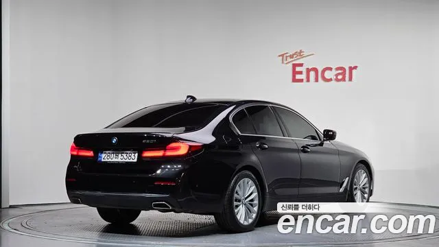 BMW 5 серии 2021 thumb 12