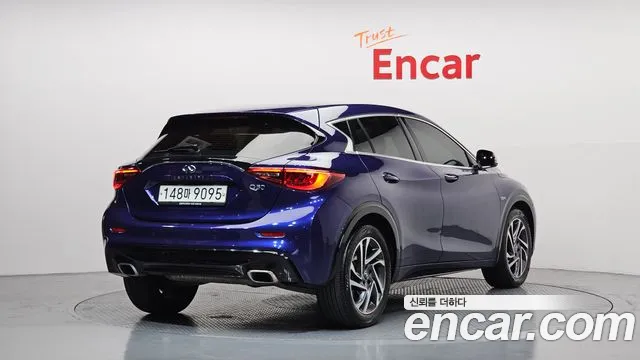 Infiniti Q30 2019 thumb 8