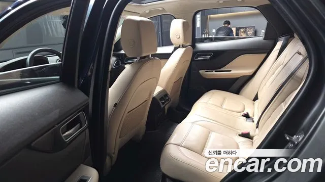 Jaguar F-Pace 2020 thumb 7