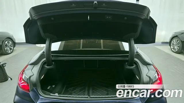 BMW 8 серии 2022 thumb 11