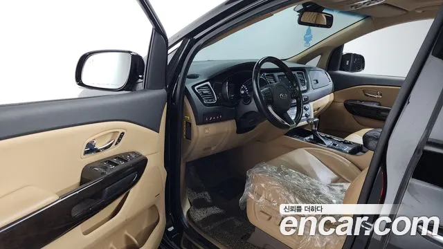 Kia Canival 2019 thumb 4