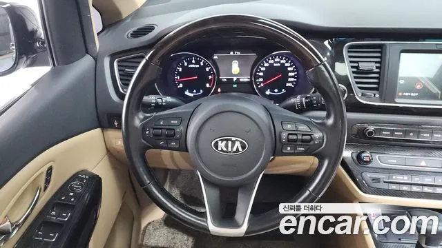 Kia Canival 2019 thumb 7