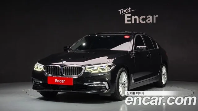 BMW 5-Series 2019 thumb 11